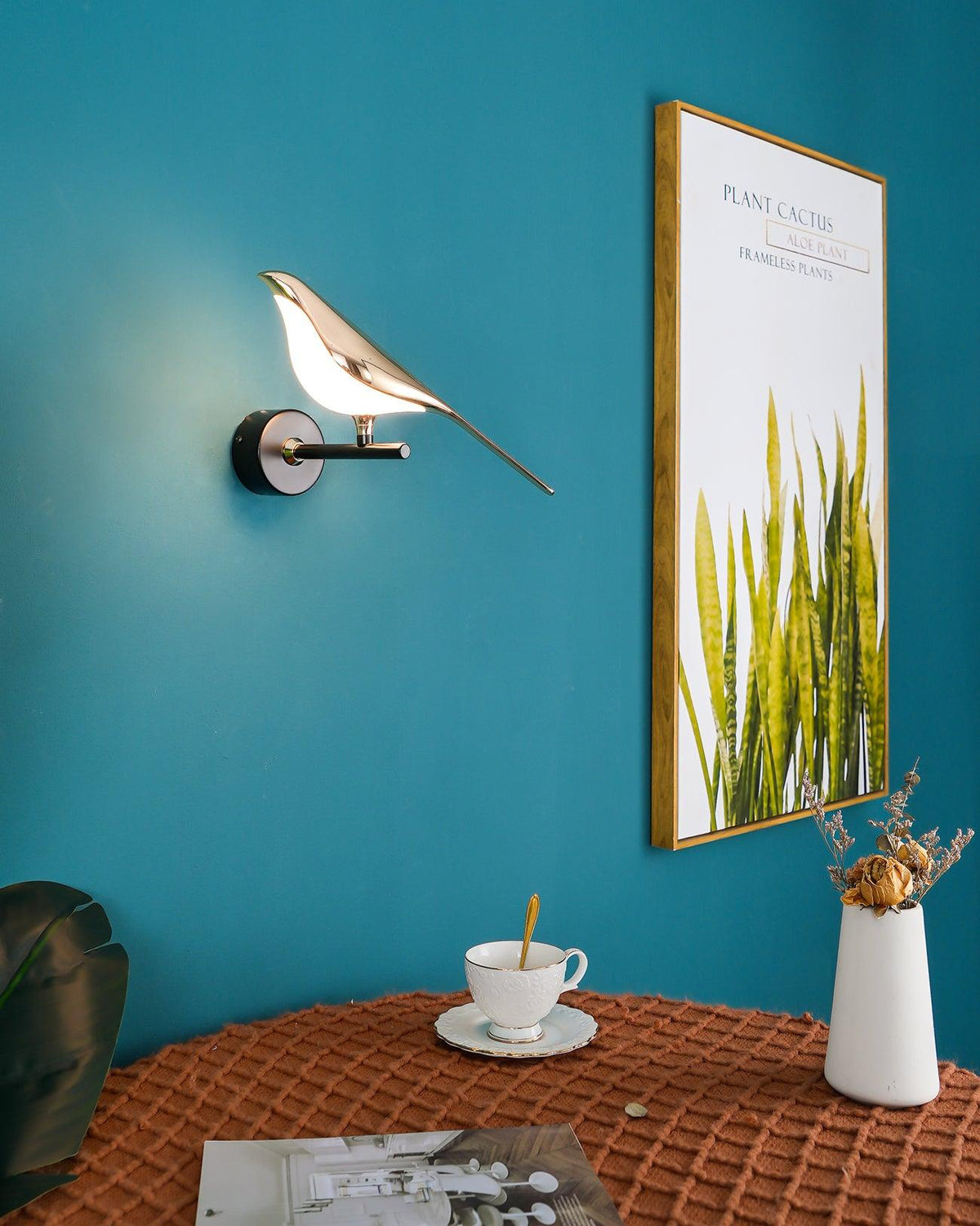 Magnetic Bird Wall Lamp – Adjustable, Black/Rose Gold