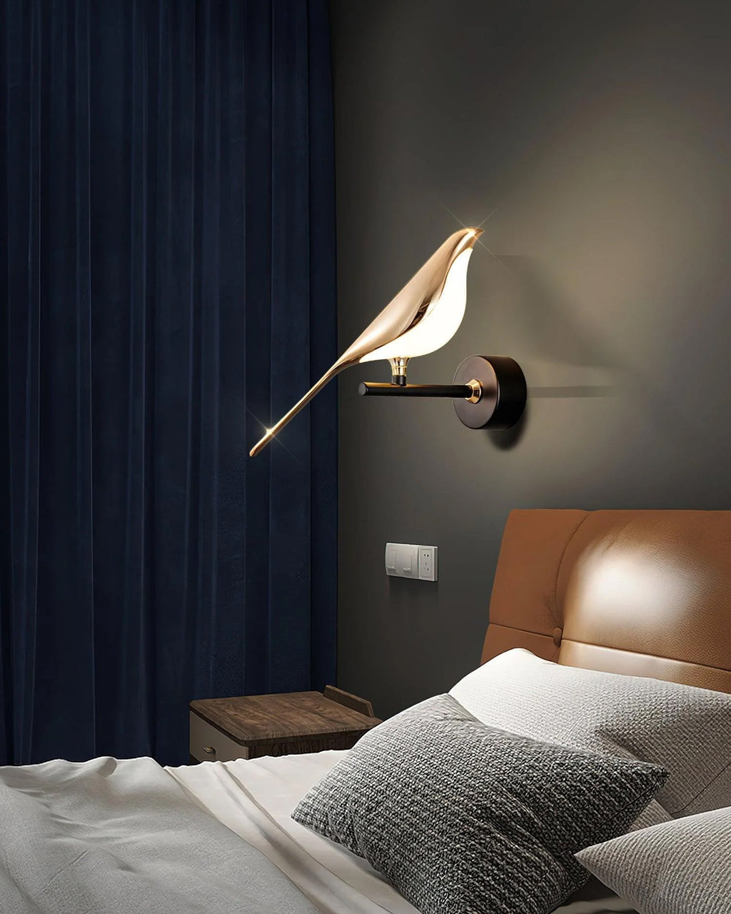 Magnetic Bird Wall Lamp – Adjustable, Black/Rose Gold