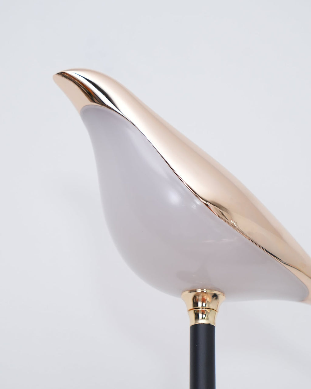 Magnetic Bird Wall Lamp – Adjustable, Black/Rose Gold
