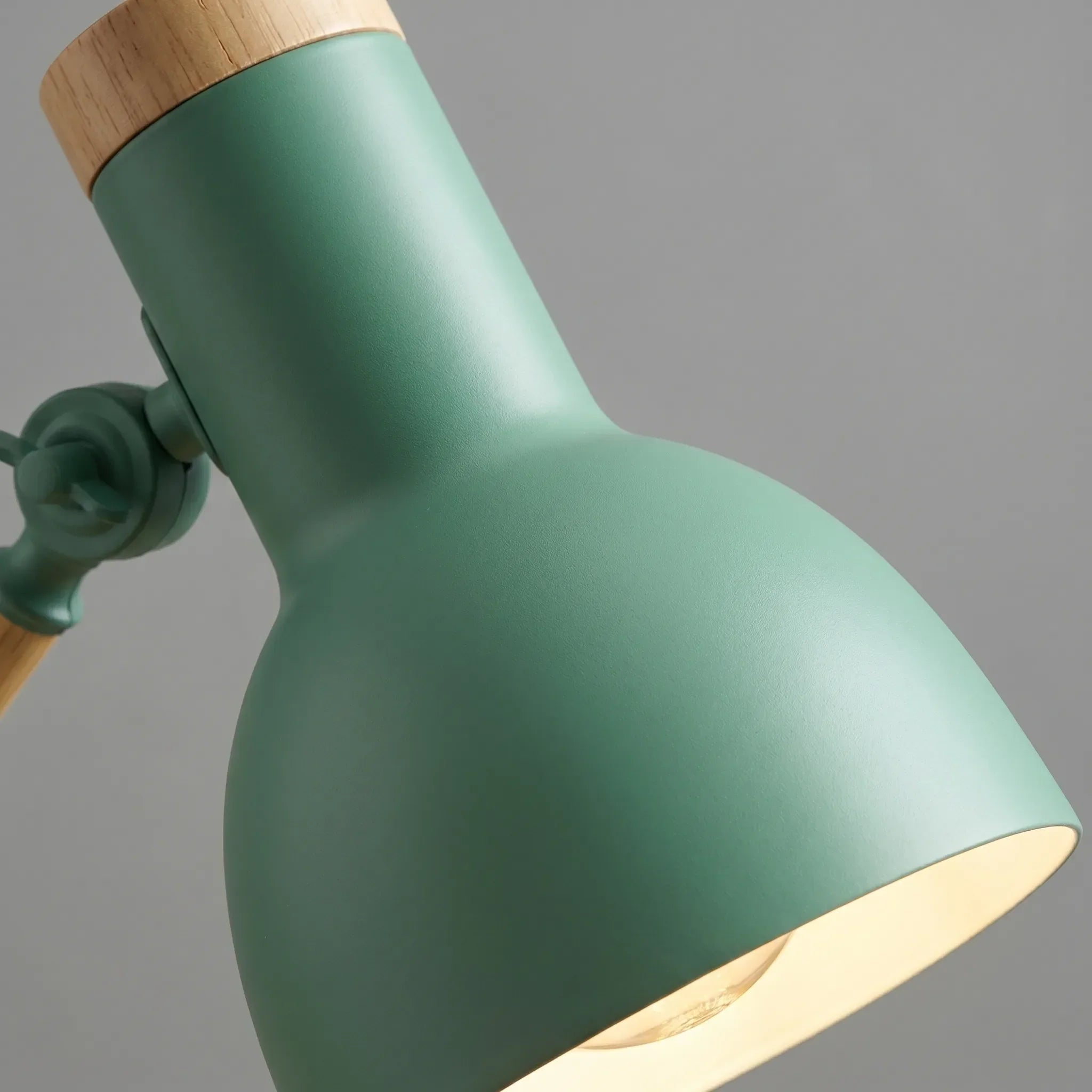 Modern Desk Lamp -  Focused Desk Work - Wildoxy