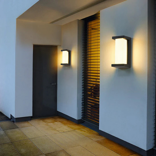 26 cm:n vesitiivis LED-seinävalaisin – liiketunnistin, IP65