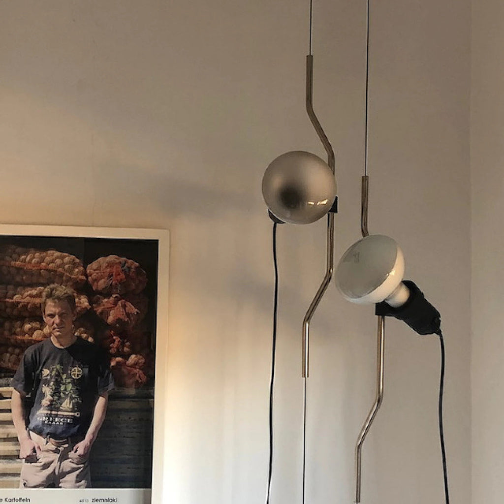 Nastavitelná závěsná lampa — kovové trubkové stínidlo, černá/bílá/červená