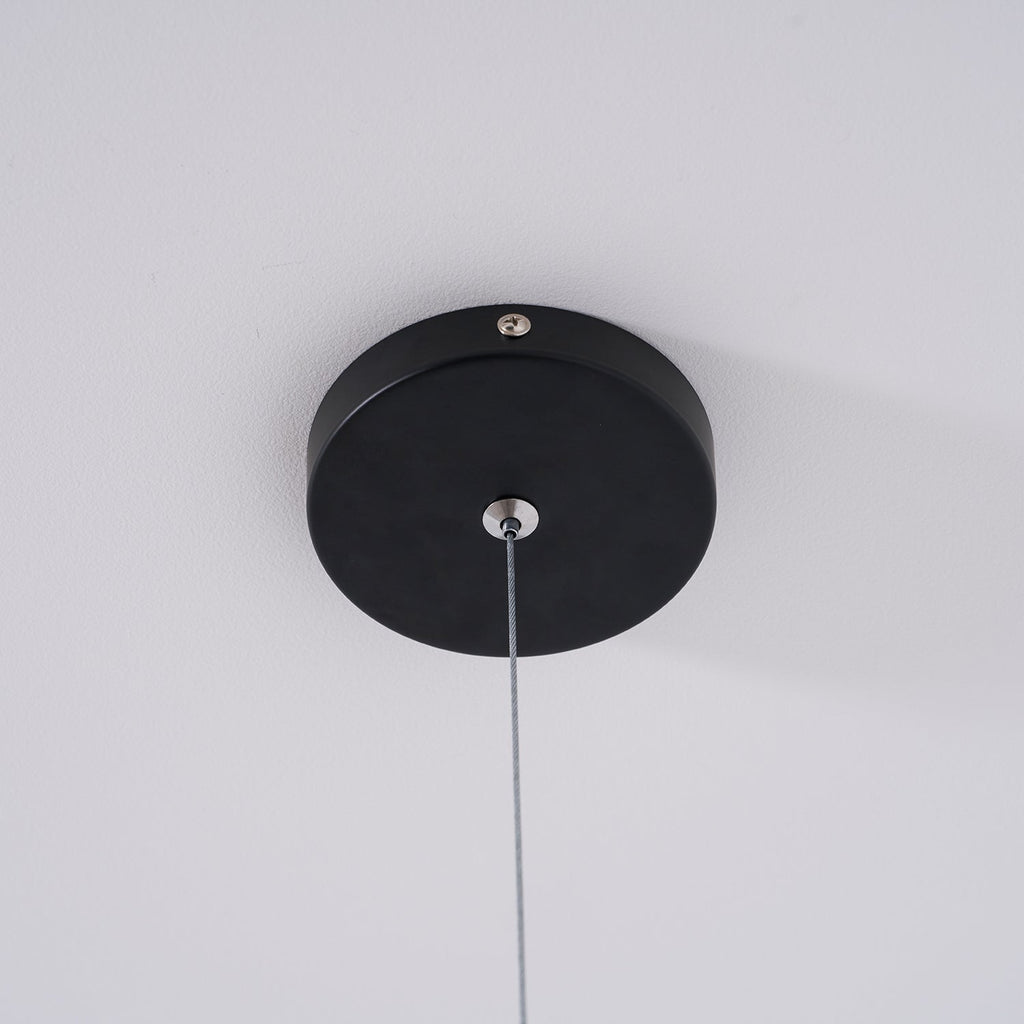 Nastavitelná závěsná lampa — kovové trubkové stínidlo, černá/bílá/červená
