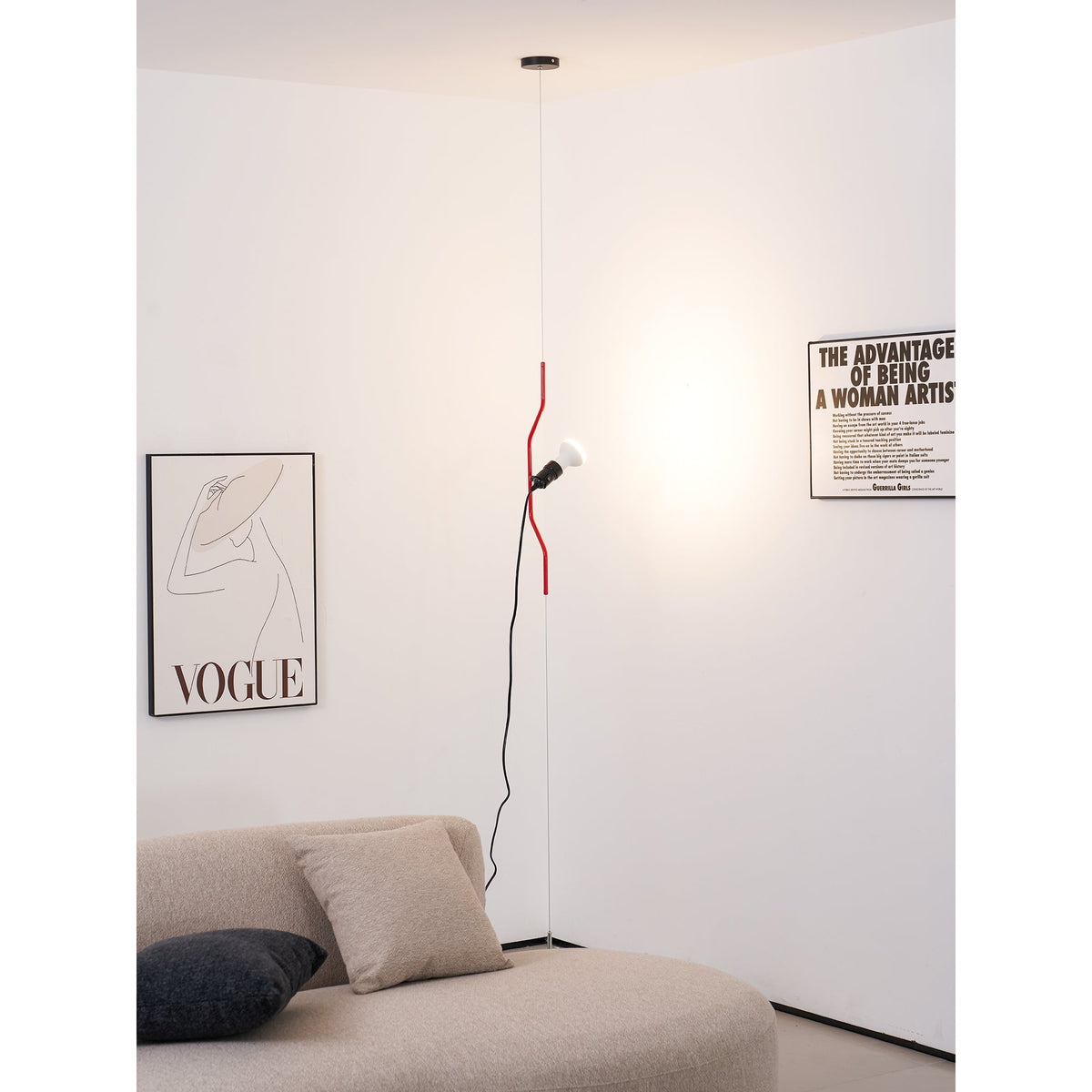Nastavitelná závěsná lampa — kovové trubkové stínidlo, černá/bílá/červená