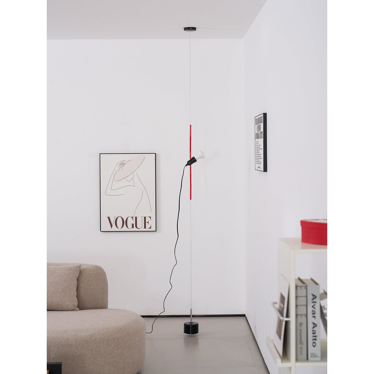 Nastavitelná závěsná lampa — kovové trubkové stínidlo, černá/bílá/červená