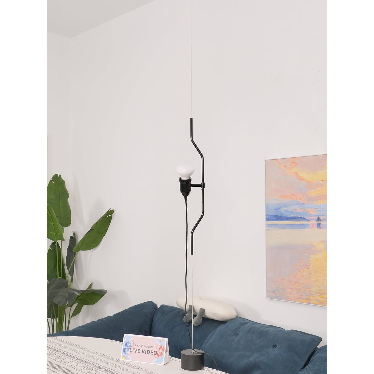 Nastavitelná závěsná lampa — kovové trubkové stínidlo, černá/bílá/červená
