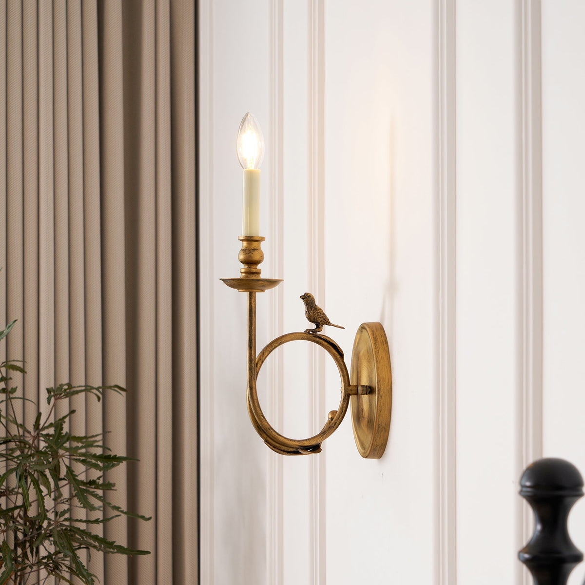 Lampă de perete vintage cu ramură și păsări — alamă antichizată, E14