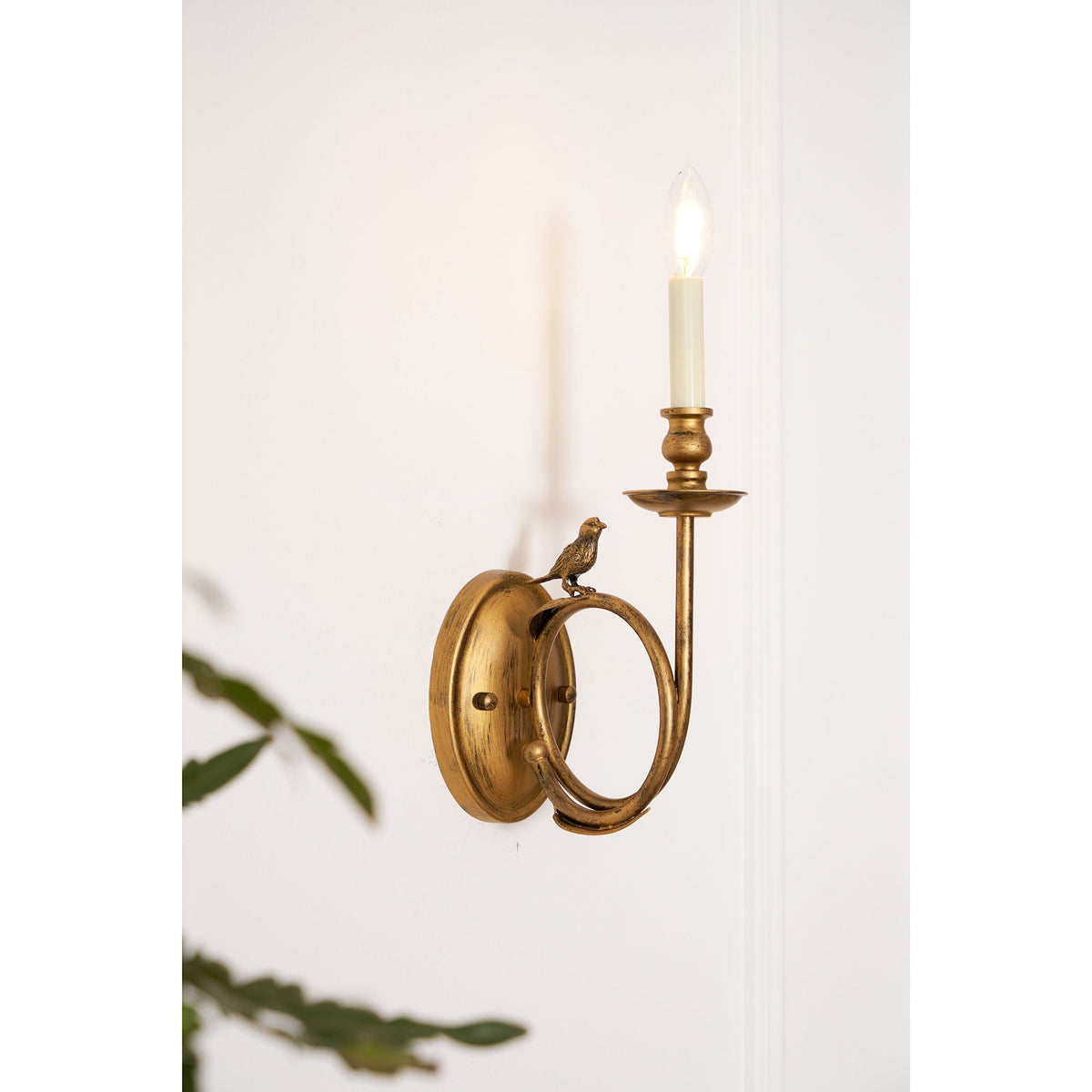 Lampă de perete vintage cu ramură și păsări — alamă antichizată, E14
