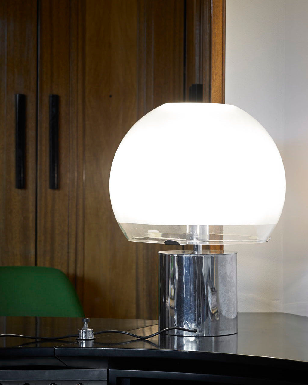 AuroraGlow Retro Table Lamp — Matte Glass Globe, Transparent Base