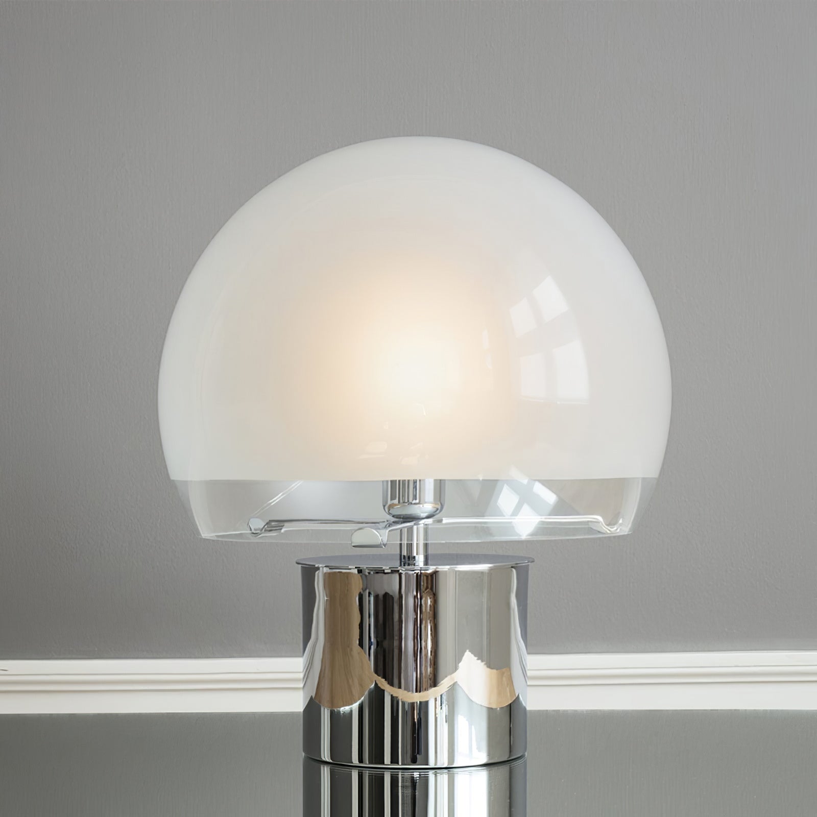 AuroraGlow Retro Table Lamp — Matte Glass Globe, Transparent Base