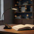 Lampada da lettura LED flessibile NovaLux — Ricarica USB, bracci regolabili, tre modalità di colore