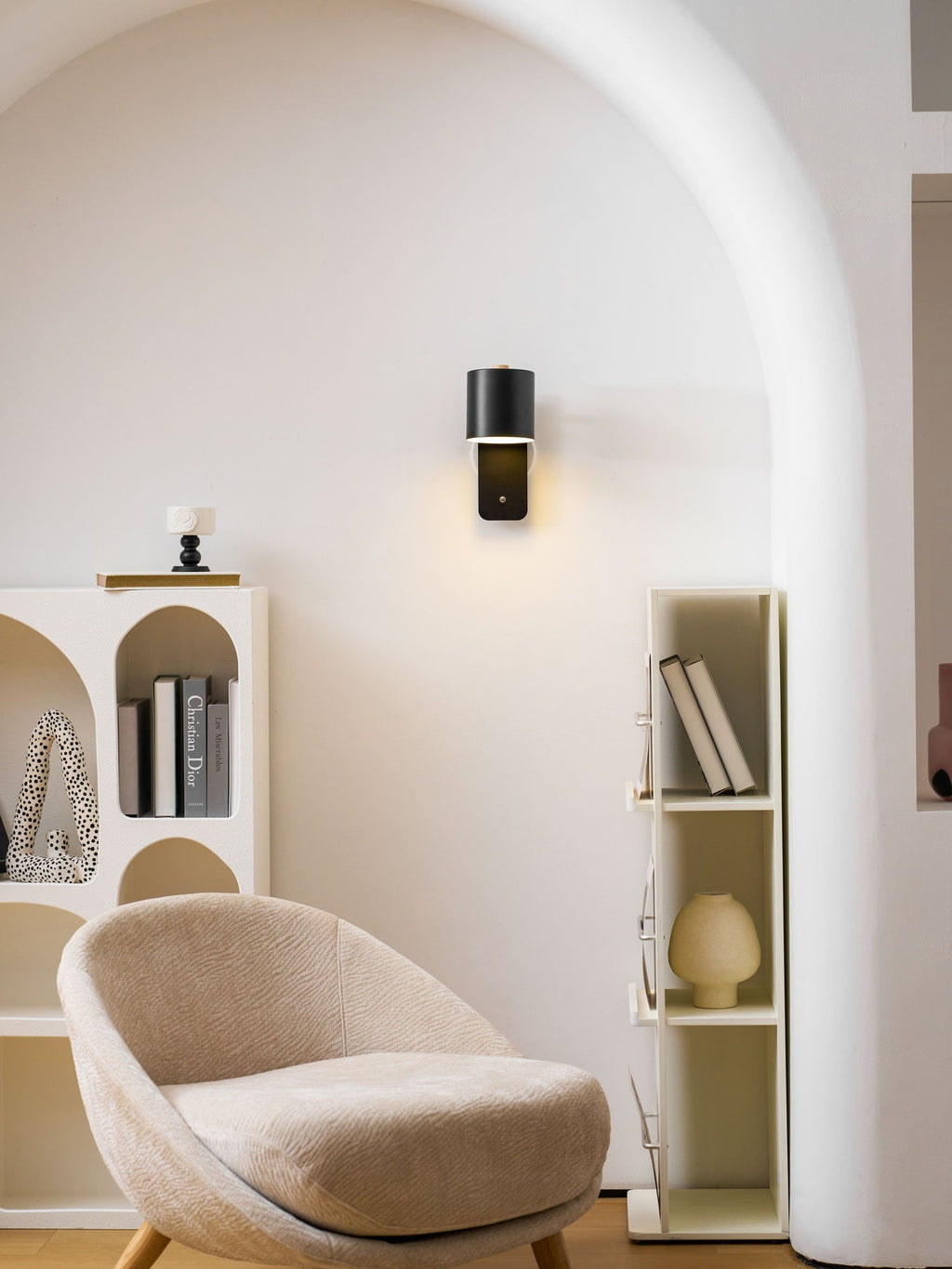 Lampă de perete reîncărcabilă — USB-C, rotație la 350°, 4 culori