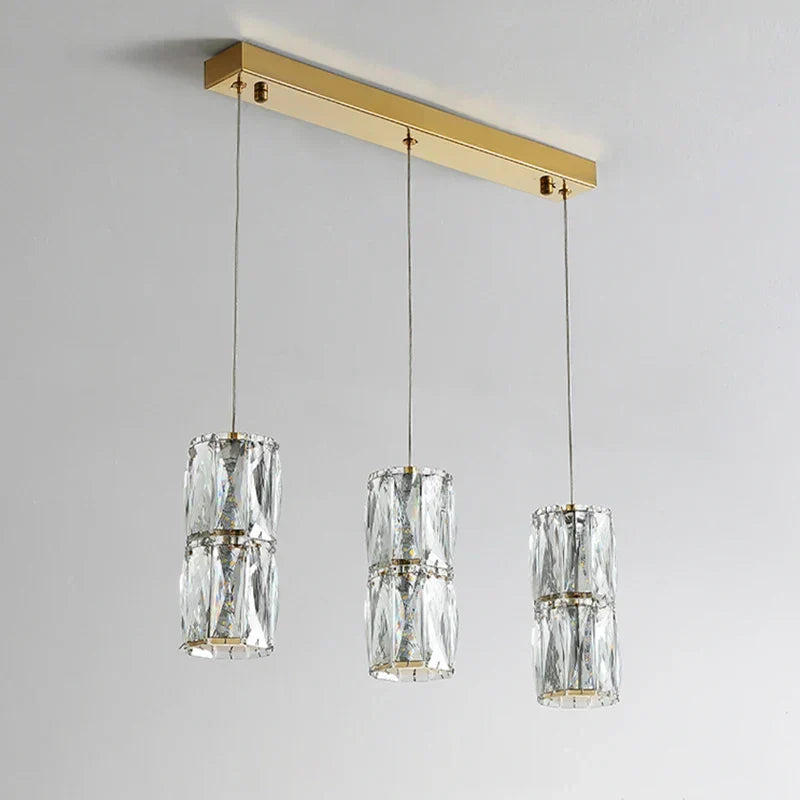 Aurea Pendelleuchte mit Kristallverzierung — elegante, retro-moderne Silhouette