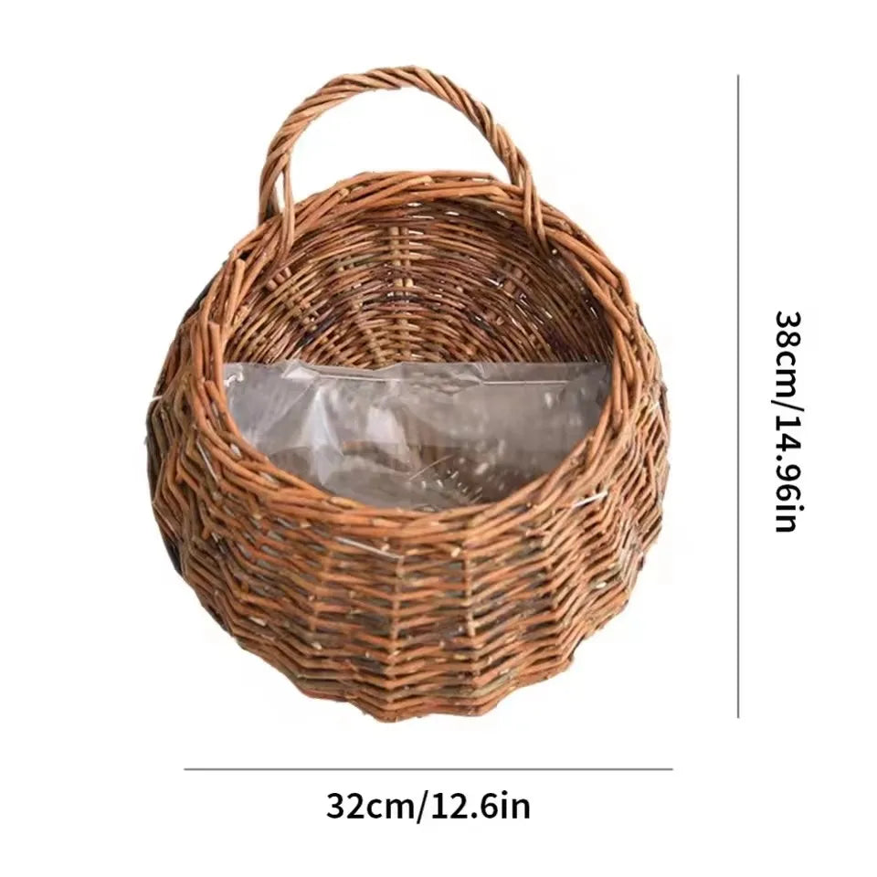 Ręcznie wykonany wiszący kosz z rattanu - naturalna osłonka na rośliny na ścianę