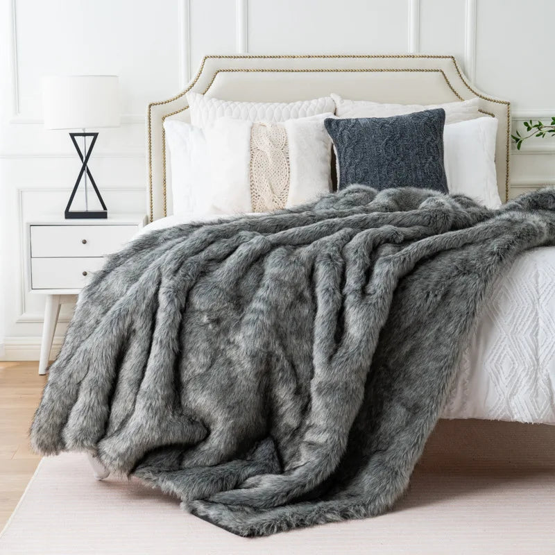 Pătură decorativă din blană artificială — moale, călduroasă, pentru decorul casei