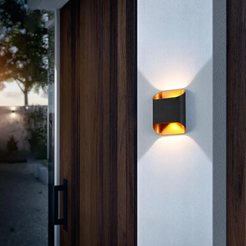 Moderne LED-Außenwandleuchte — IP65 wasserdicht, Licht nach oben und unten