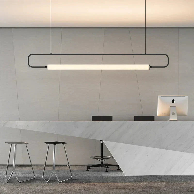 NovaLume Pendelleuchte mit Kabel und Metalloberfläche – ein LED-Leuchtmittel