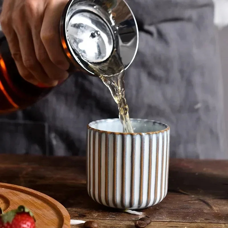 Taza de té de cerámica Japandi — taza japonesa retro a rayas