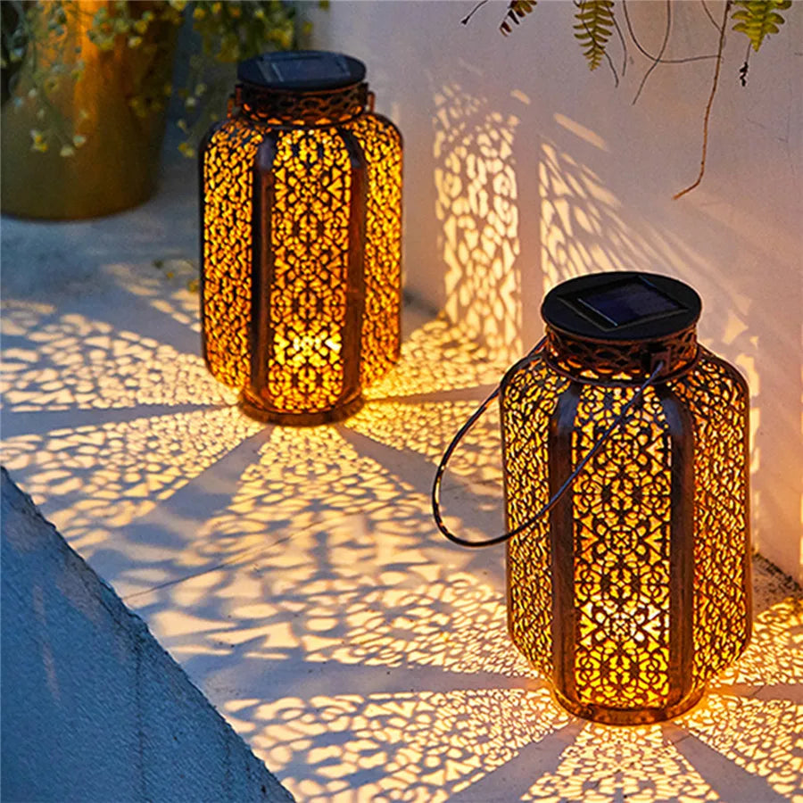 Solarbetriebene geometrische Metall-Gartenlaterne im Art-déco-Stil