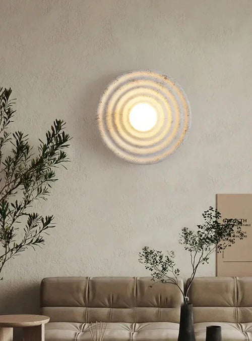 Aurelle LED-es fali lámpa — Perforált műgyanta- és vasszerkezet, felfelé és lefelé irányuló világítás