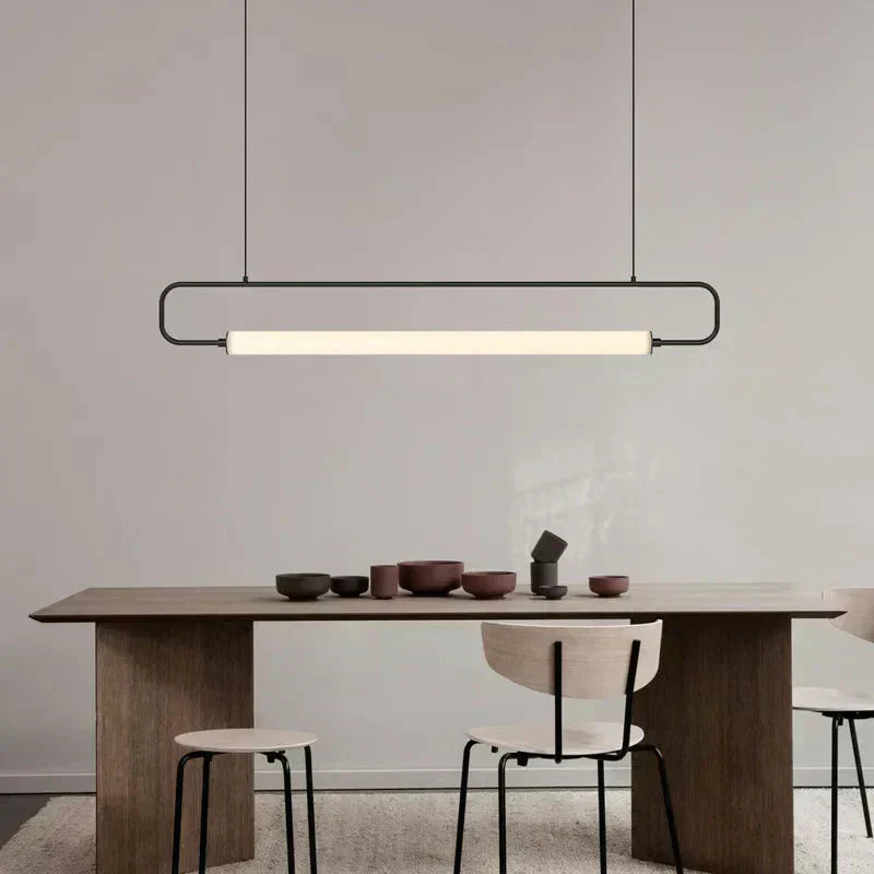 NovaLume Pendelleuchte mit Kabel und Metalloberfläche – ein LED-Leuchtmittel