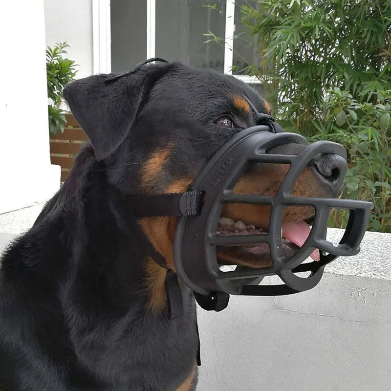 Verstelbare siliconen muilkorf voor honden — zacht, veilige pasvorm