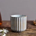 Taza de té de cerámica Japandi — taza japonesa retro a rayas