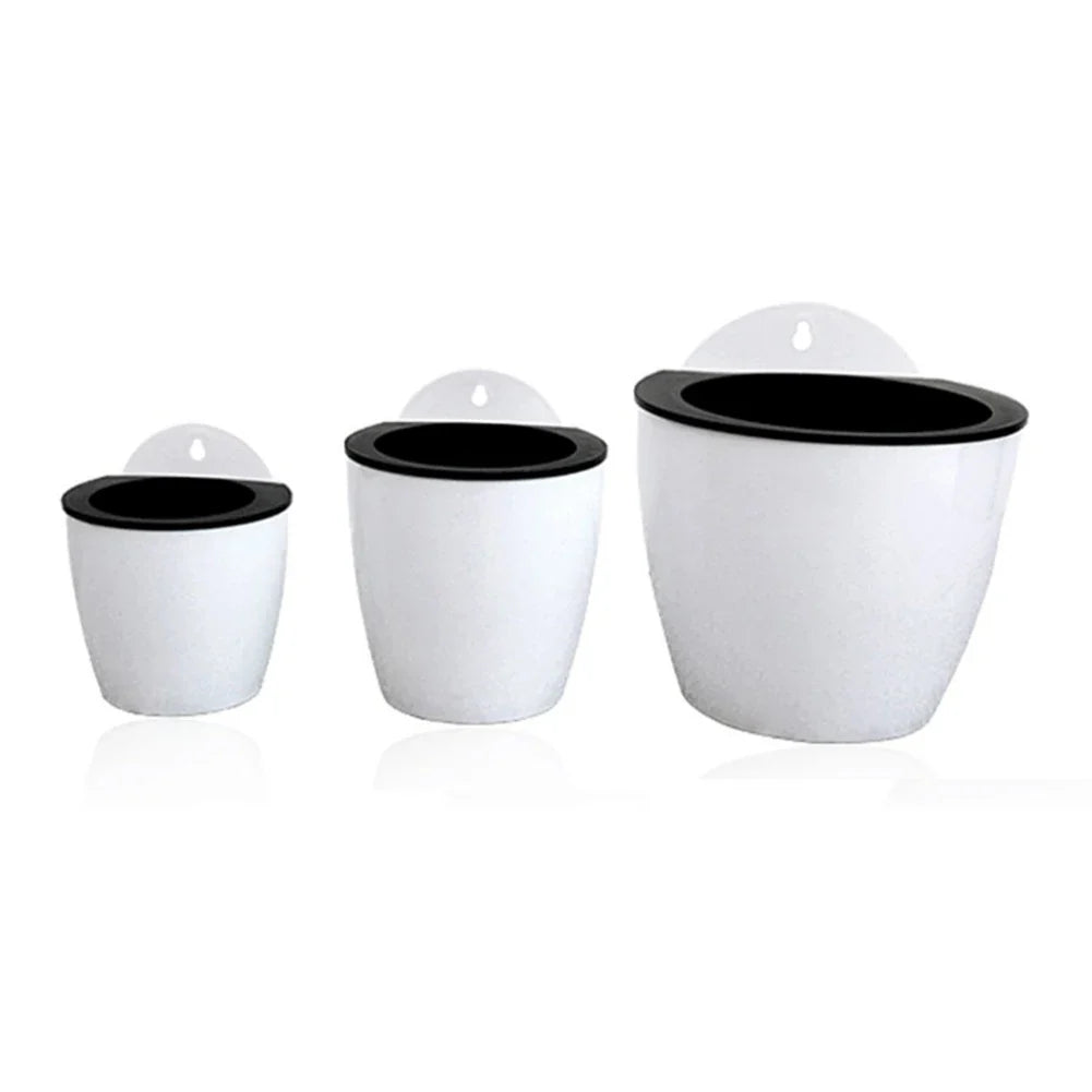 Witte hydroponische plantenpot van kunststof voor aan de muur, met automatisch watersysteem