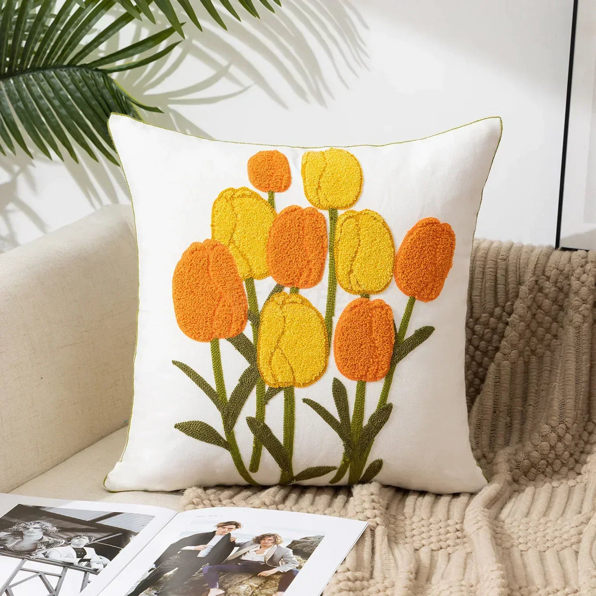 Kissenbezug aus Baumwoll-Canvas, 45x45cm — Weiße Blumenstickerei