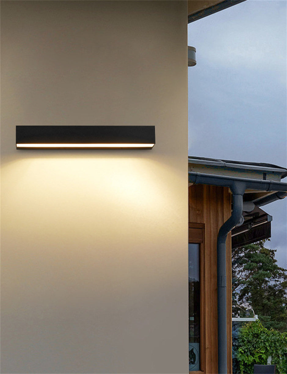 Luminara Garden Wall Lamp — Elegant, Weatherproof Outdoor Lighting