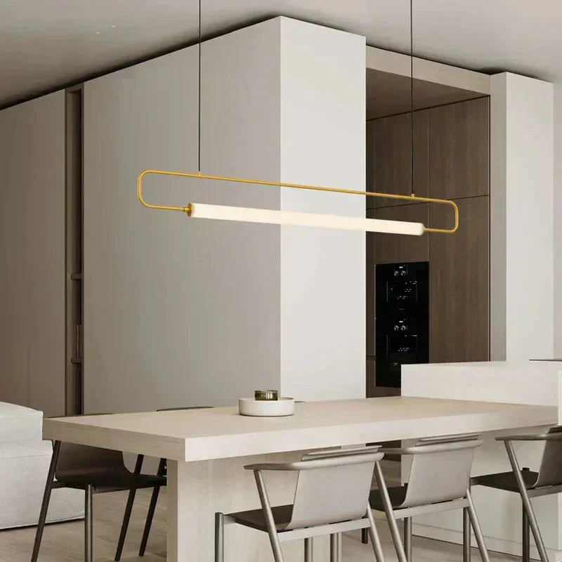 NovaLume Pendelleuchte mit Kabel und Metalloberfläche – ein LED-Leuchtmittel