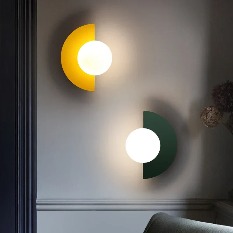 Lampă de perete LED cu design geometric modern — Abajur semicircular