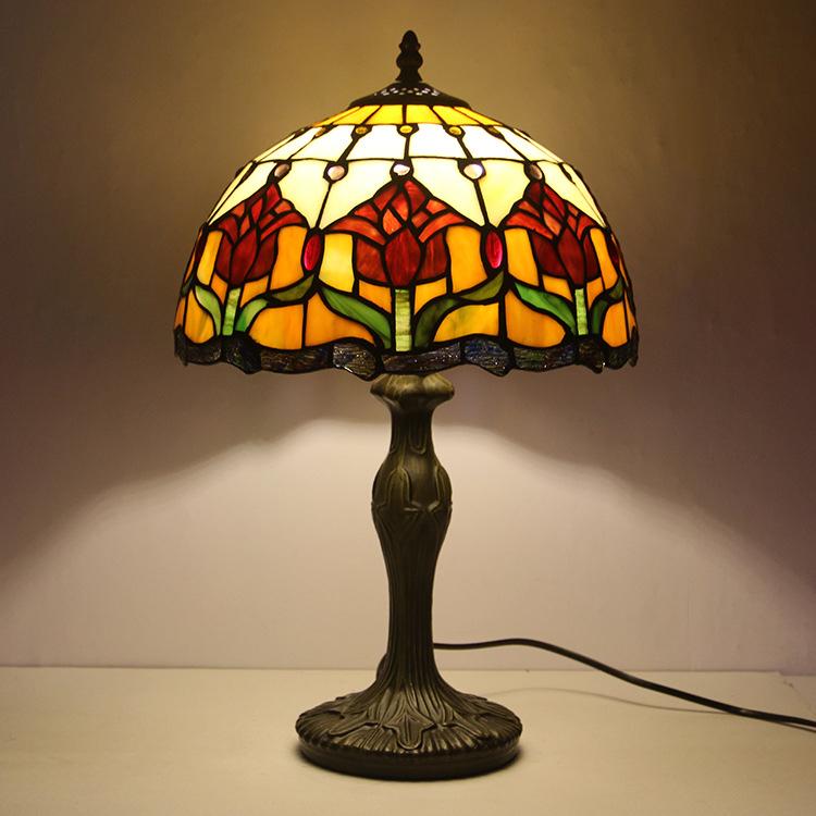 Tiffanybordslampa i färgat glas - 45 cm E26, glas och metall