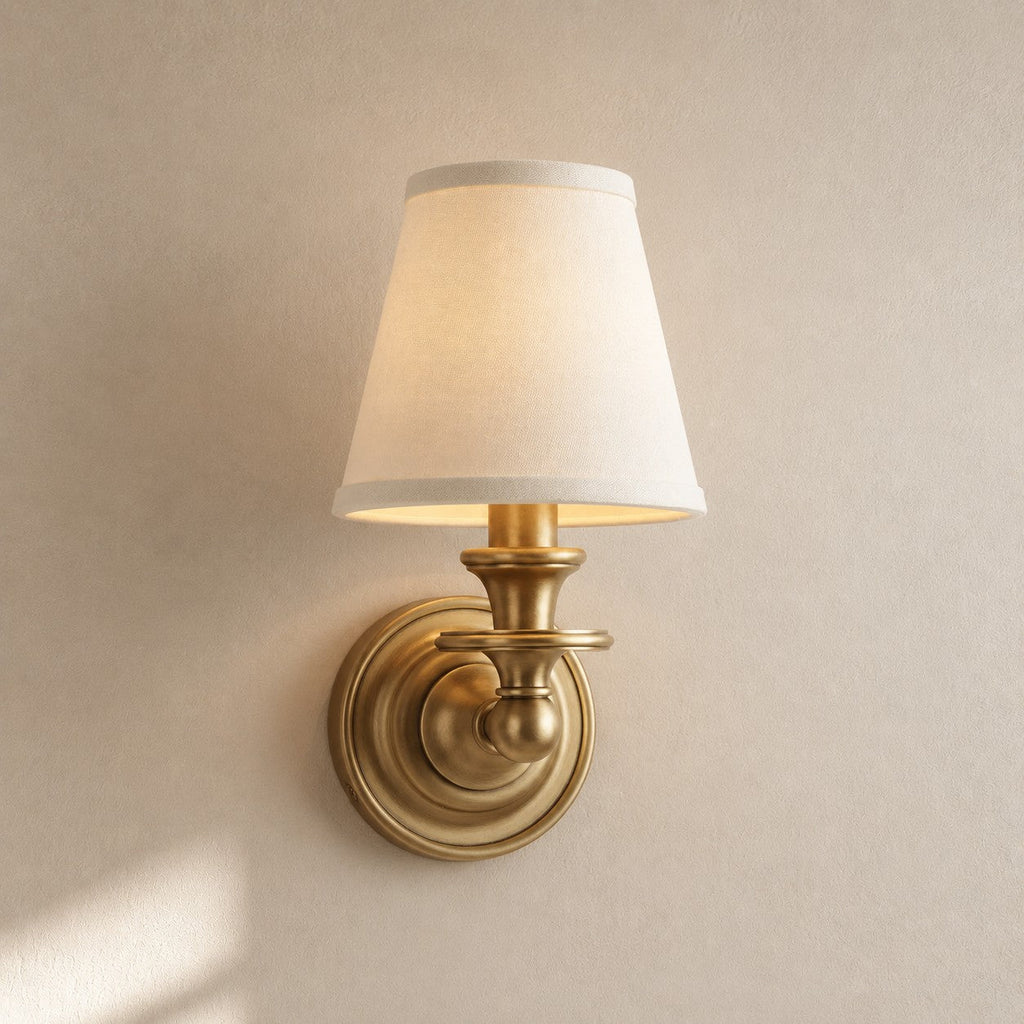 Vägglampa i smidesjärn — tygskärm, svanhalsarm