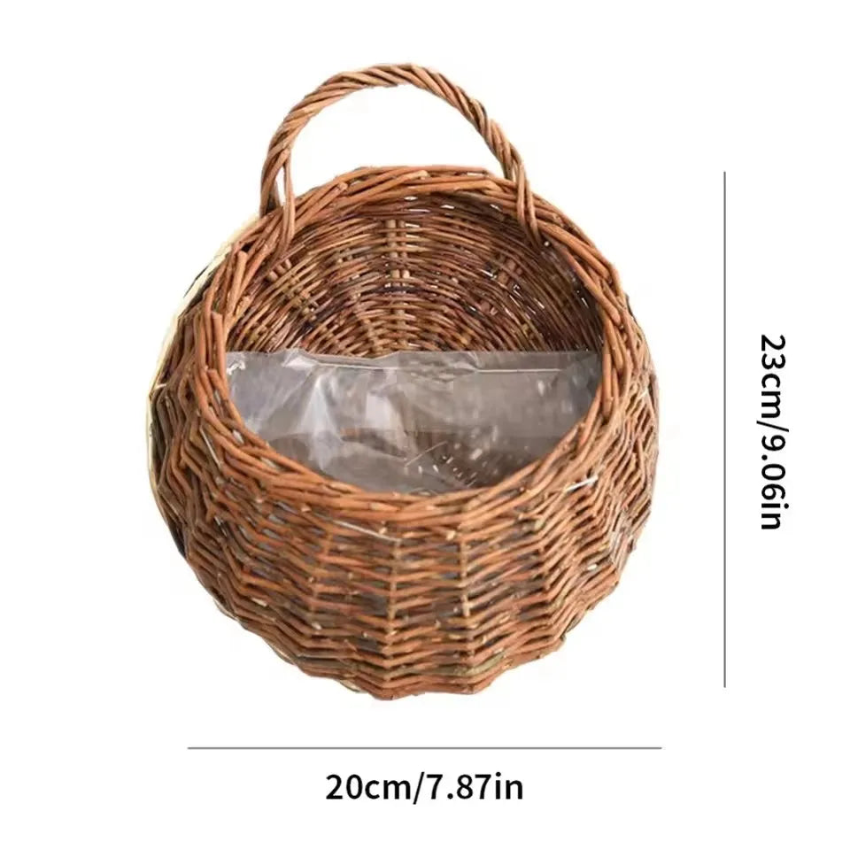 Ręcznie wykonany wiszący kosz z rattanu - naturalna osłonka na rośliny na ścianę