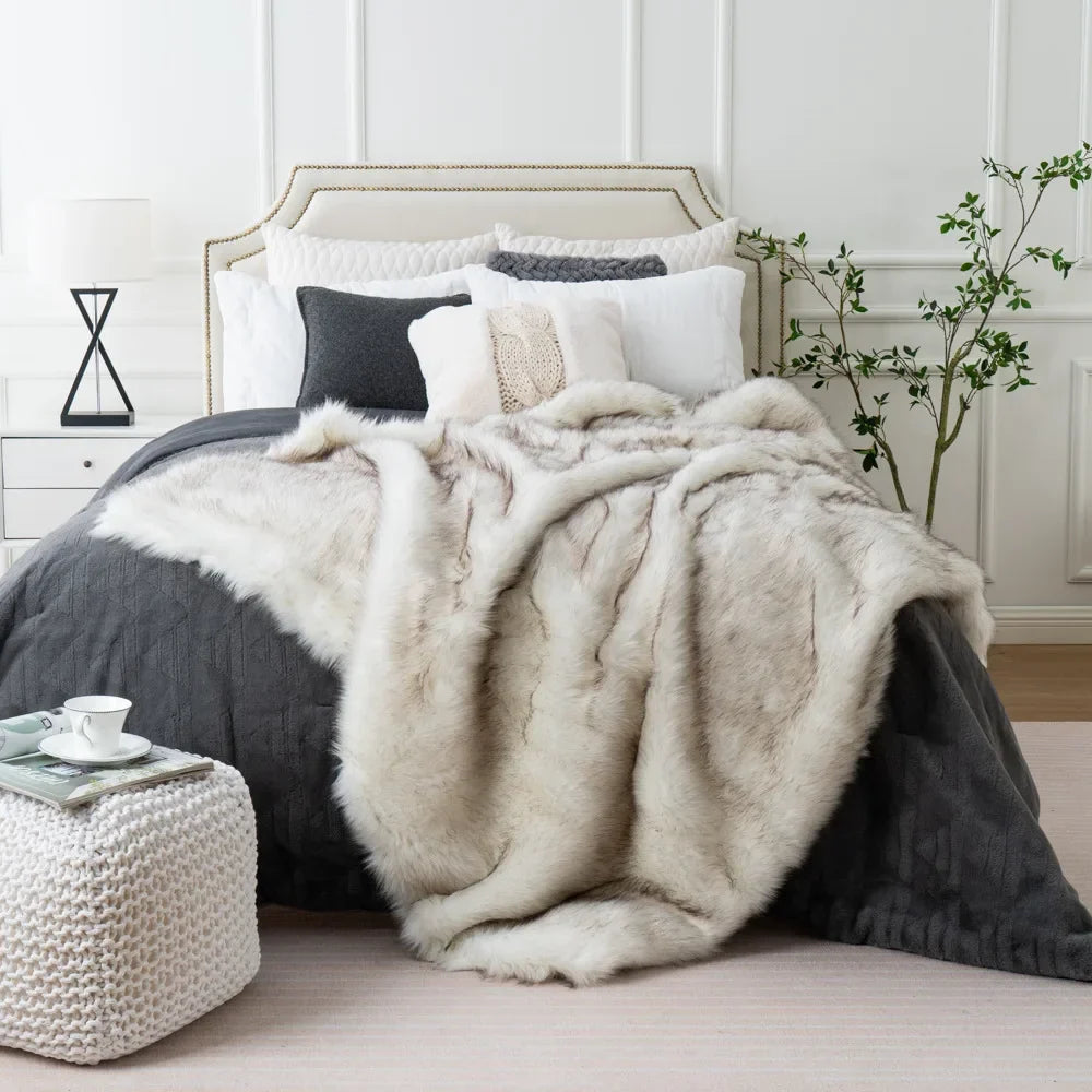 Pătură decorativă din blană artificială — moale, călduroasă, pentru decorul casei