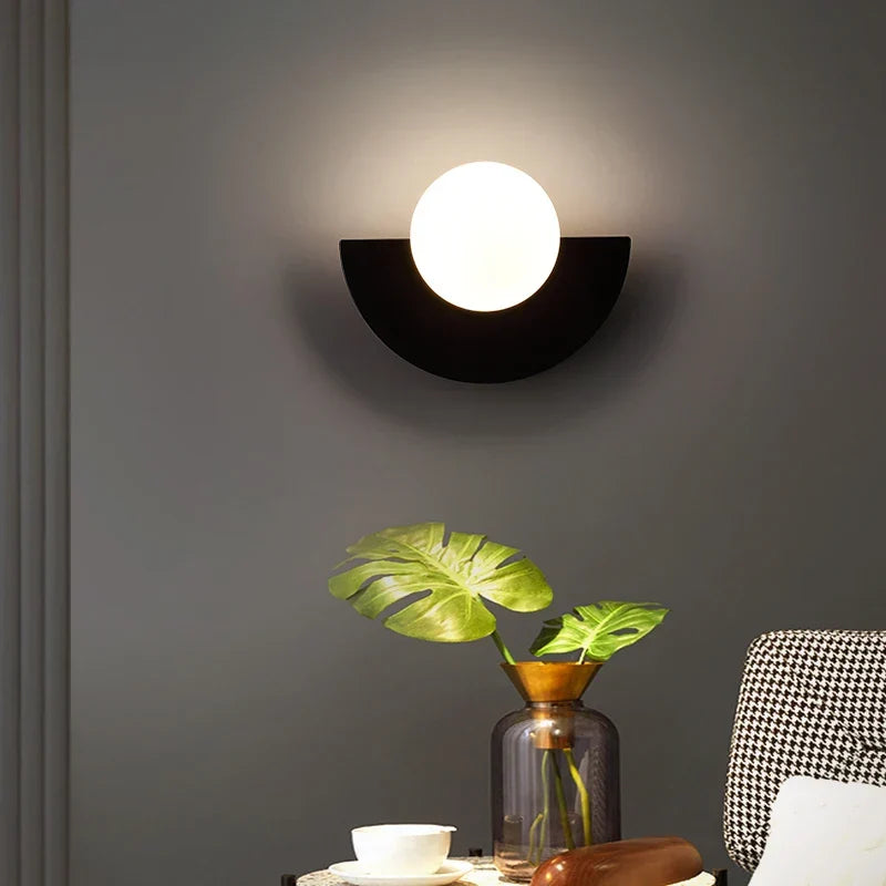 Lampă de perete LED cu design geometric modern — Abajur semicircular