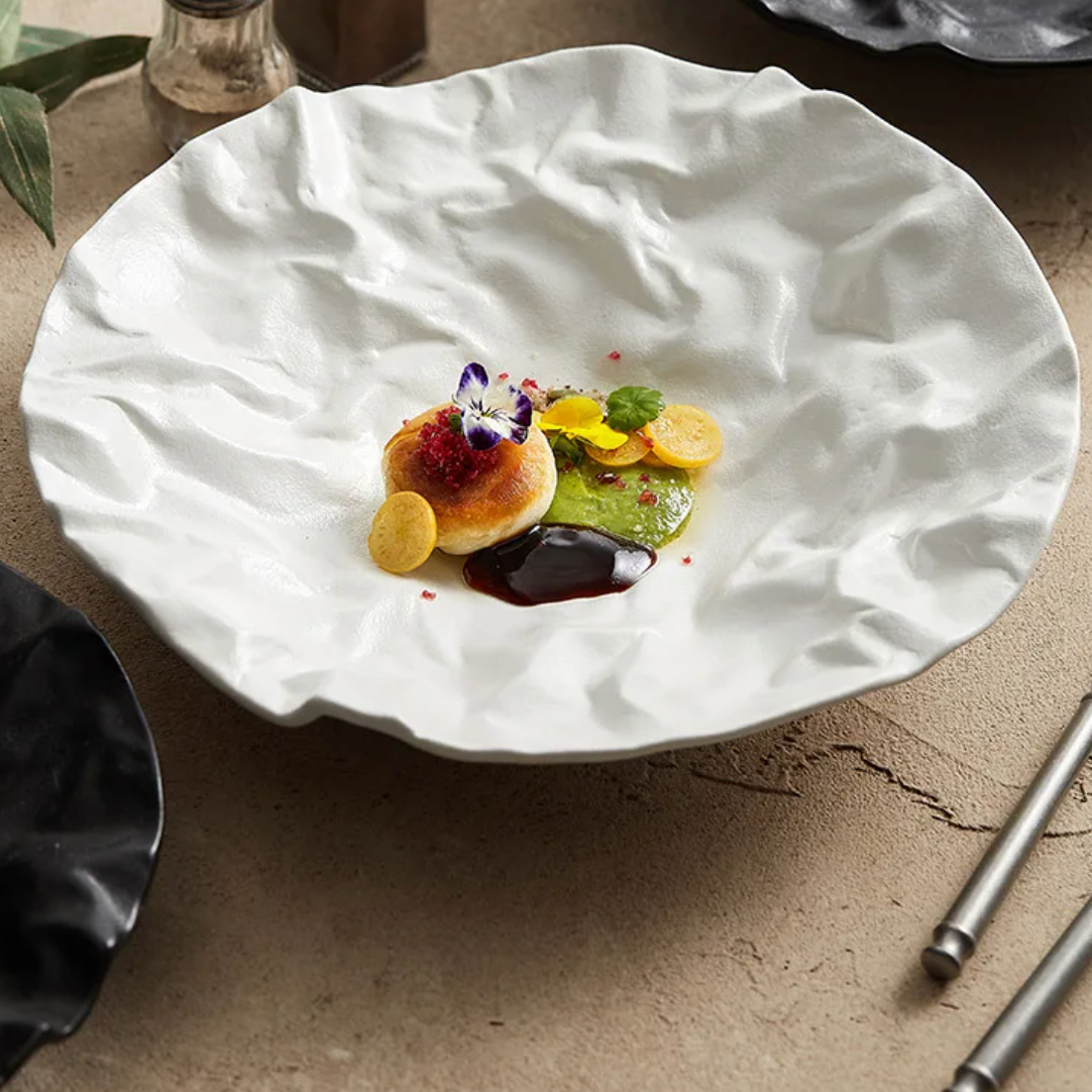 Bol ceramic - Textură ondulată, alb și negru, 23cm și 28cm