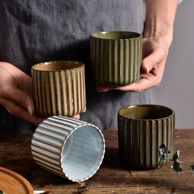 Taza de té de cerámica Japandi — taza japonesa retro a rayas