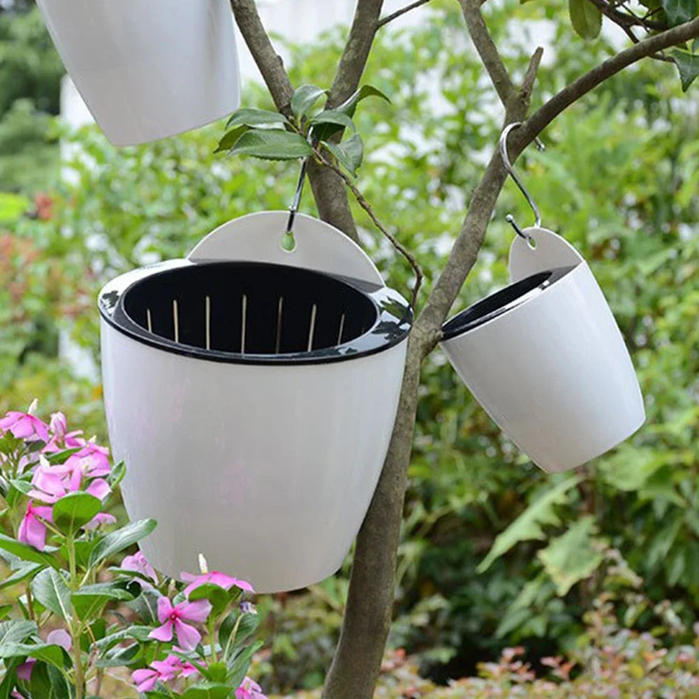 Witte hydroponische plantenpot van kunststof voor aan de muur, met automatisch watersysteem