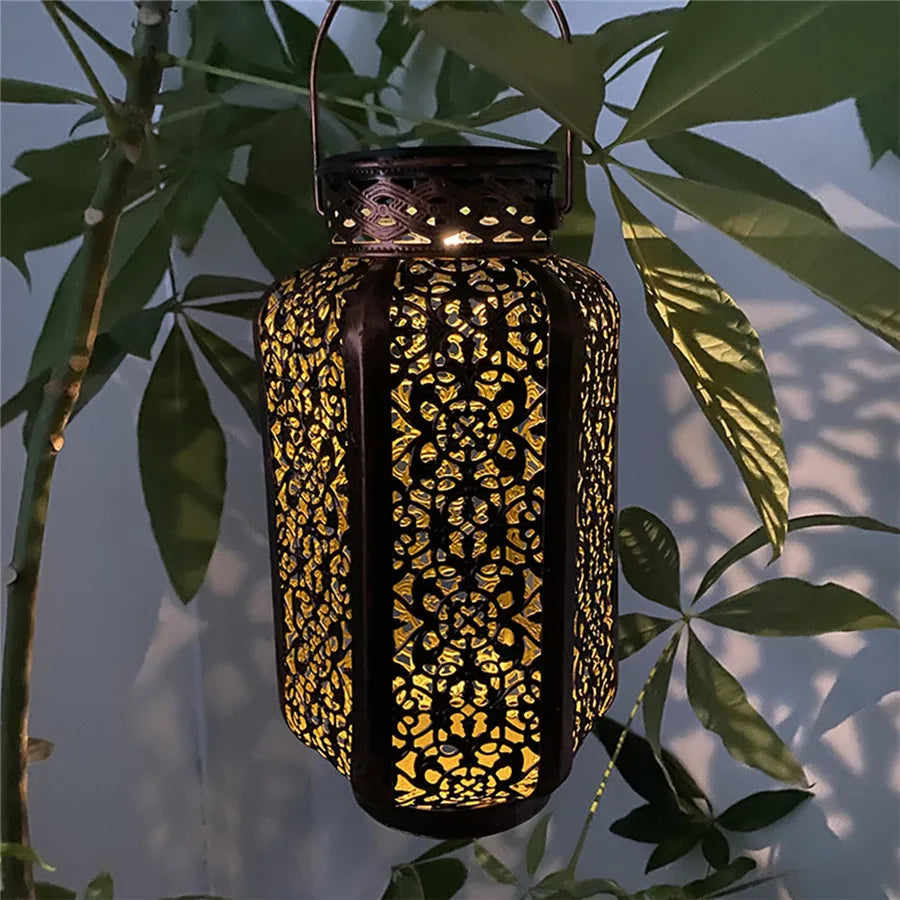 Solarbetriebene geometrische Metall-Gartenlaterne im Art-déco-Stil