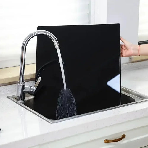 Skærebræt i akryl 45×35 cm — Skridsikkert med praktisk kant