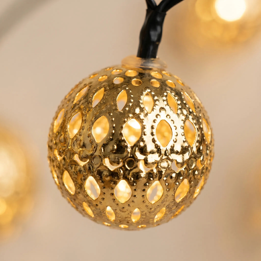 Moroccan Style String Lights -  Hanging On Fences - Wildoxy