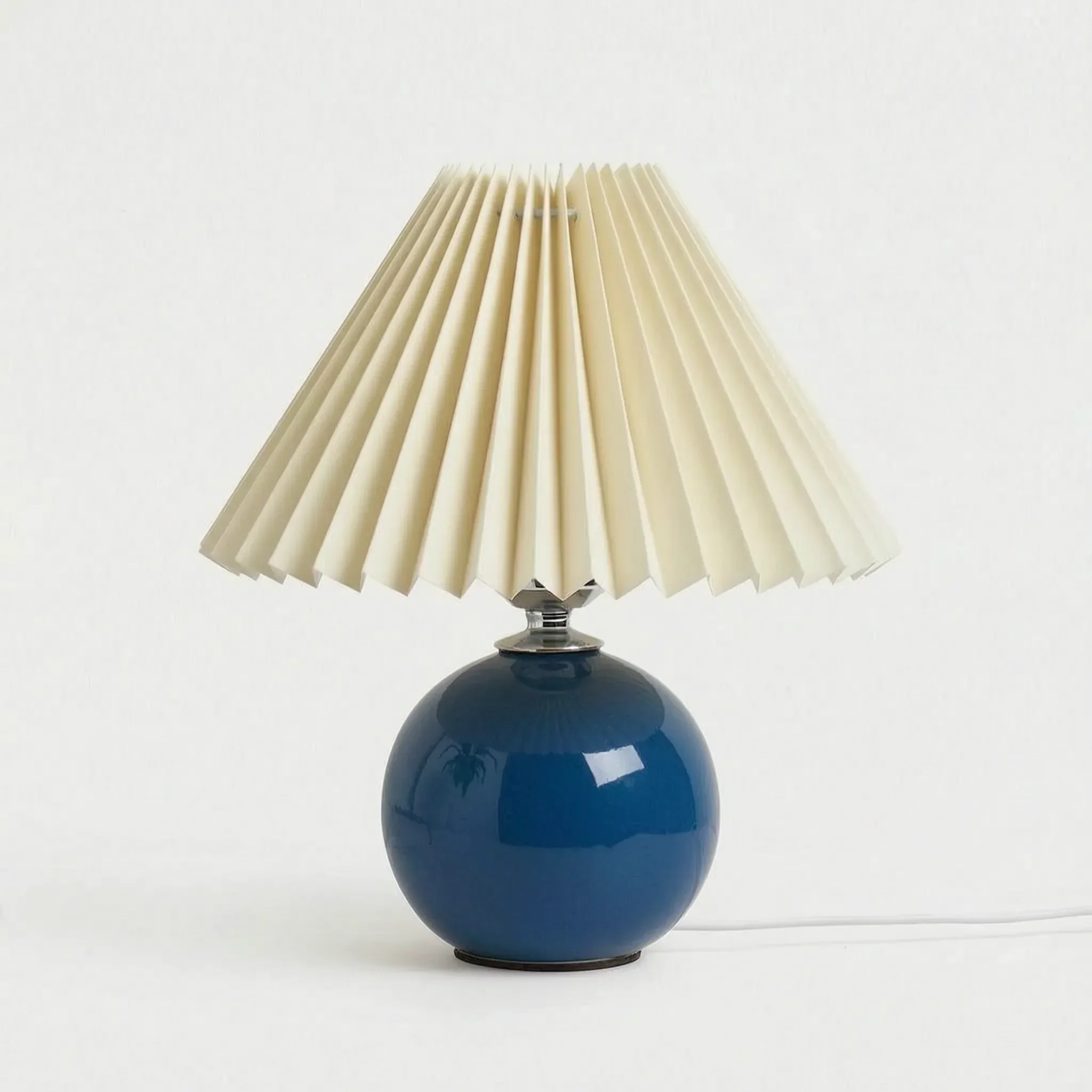 Vintage Style Spherical Table Lamp -  Evening Reading Illumination - Wildoxy