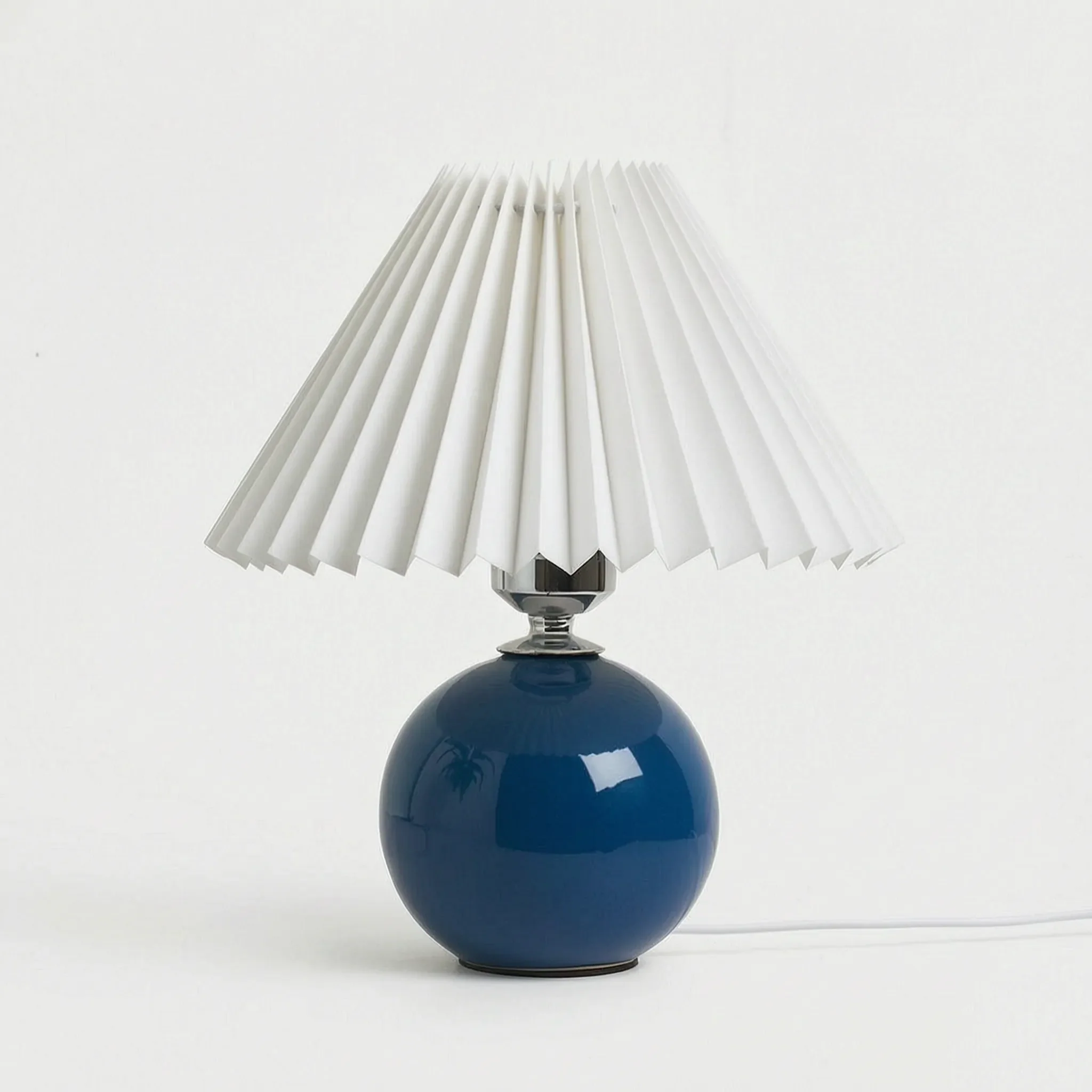 Vintage Style Spherical Table Lamp -  Evening Reading Illumination - Wildoxy