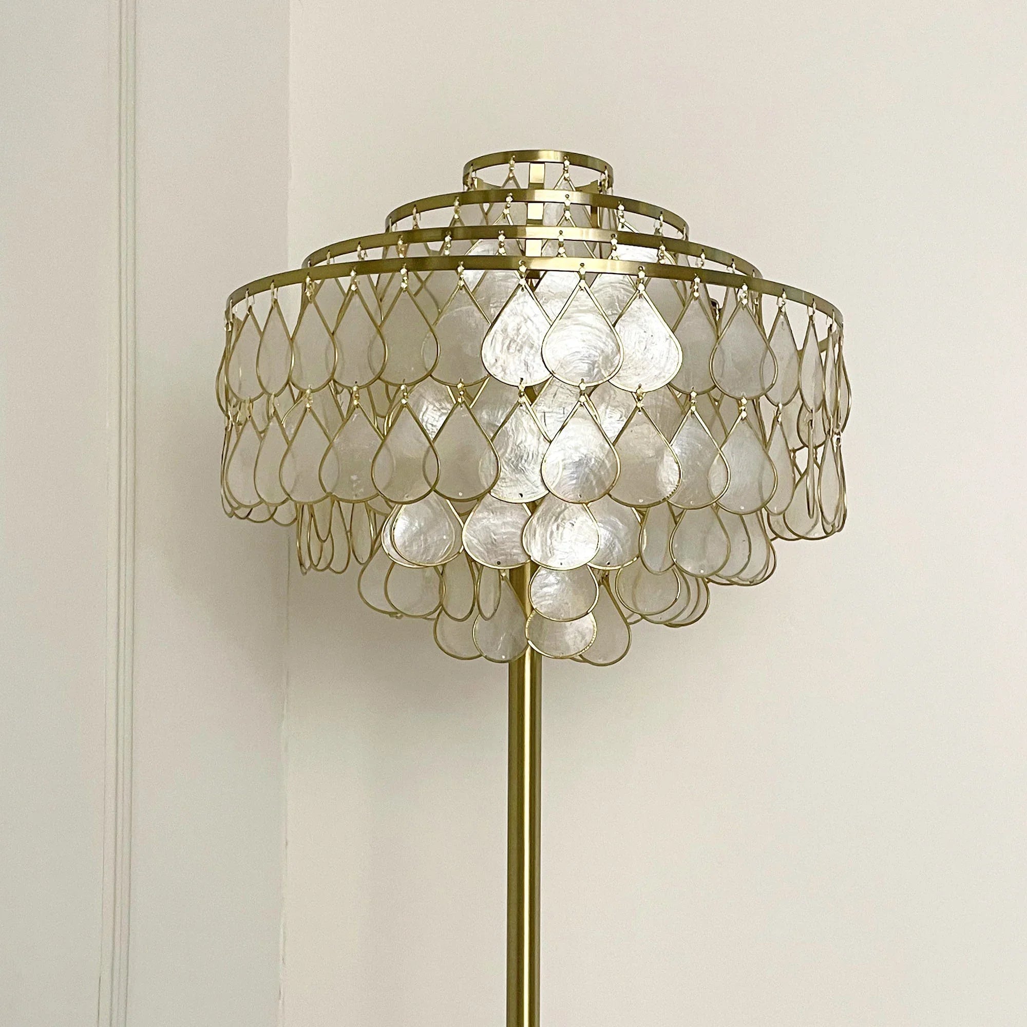 Teardrops Capiz Floor Lamp | wildoxy