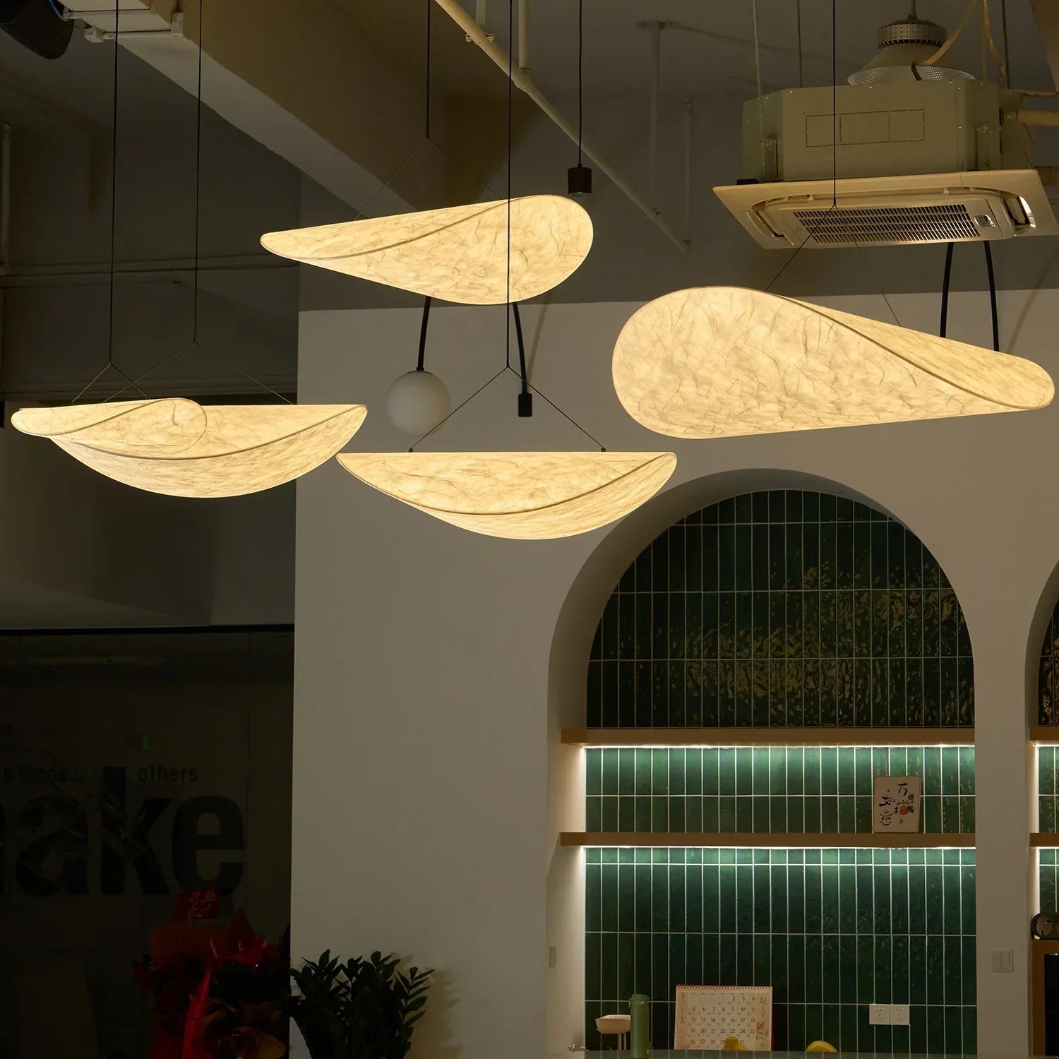 Sculptural Silk Pendant Lamp — Graceful Form, Elegant Design