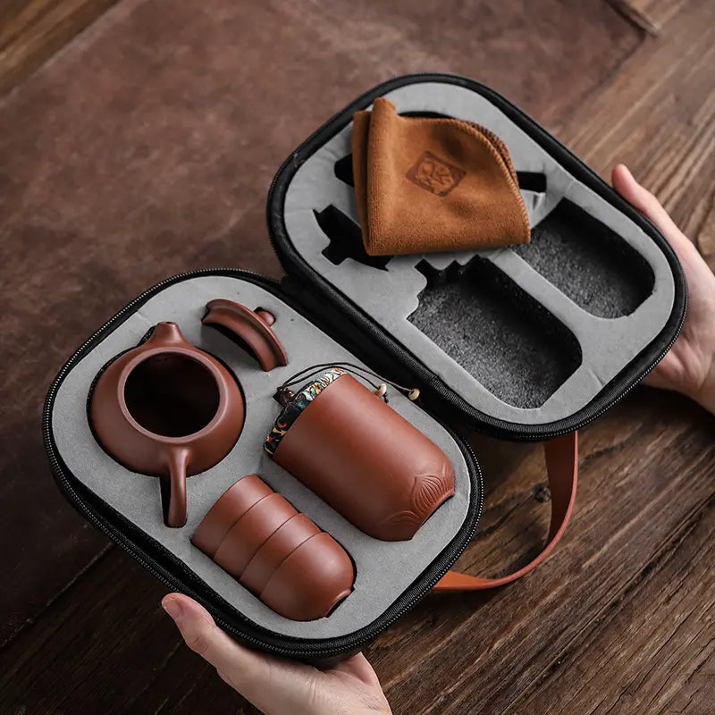 Juego de té de viaje de cerámica hecho a mano - tetera, 4 tazas y estuche