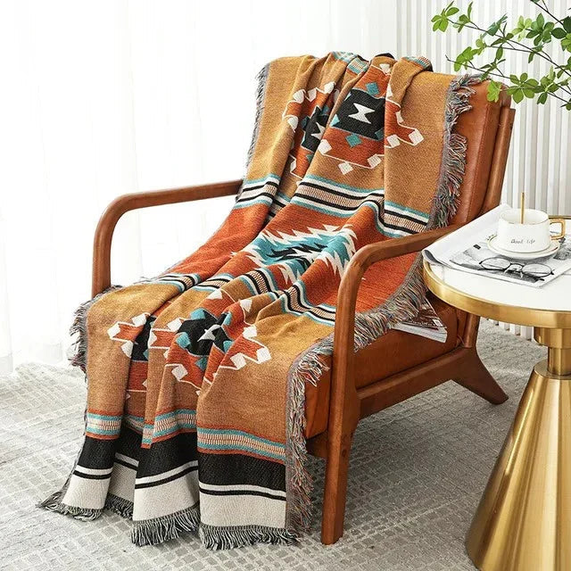 Värikäs jacquard-torkkupeitto — pehmeää puuvilla-polyesteriä, hapsut