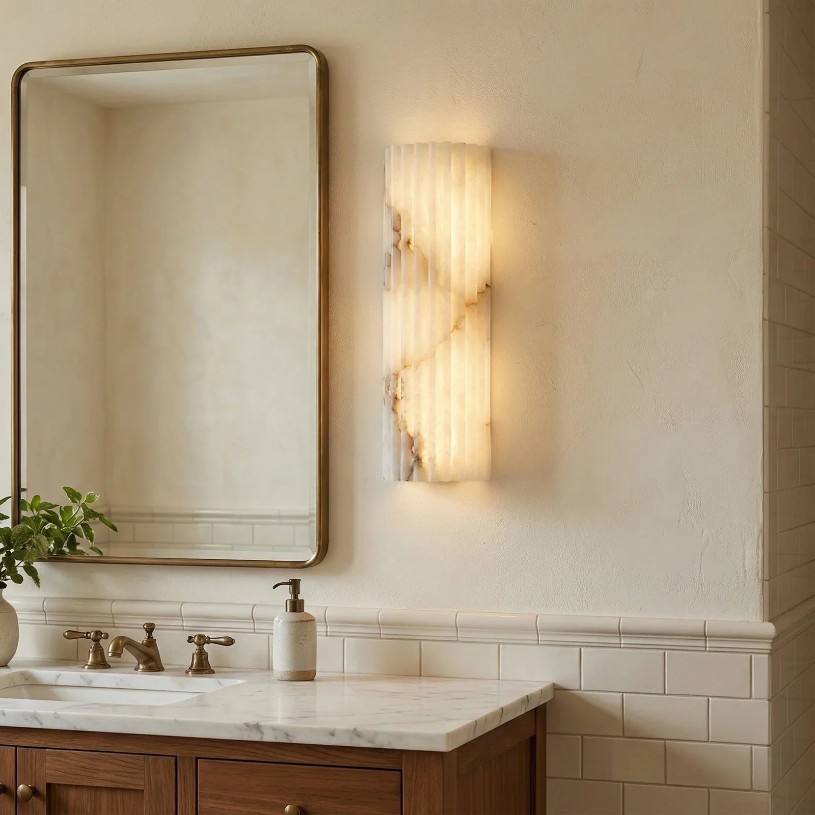 Alabaster Vertical Groove Wall Lamp | wildoxy
